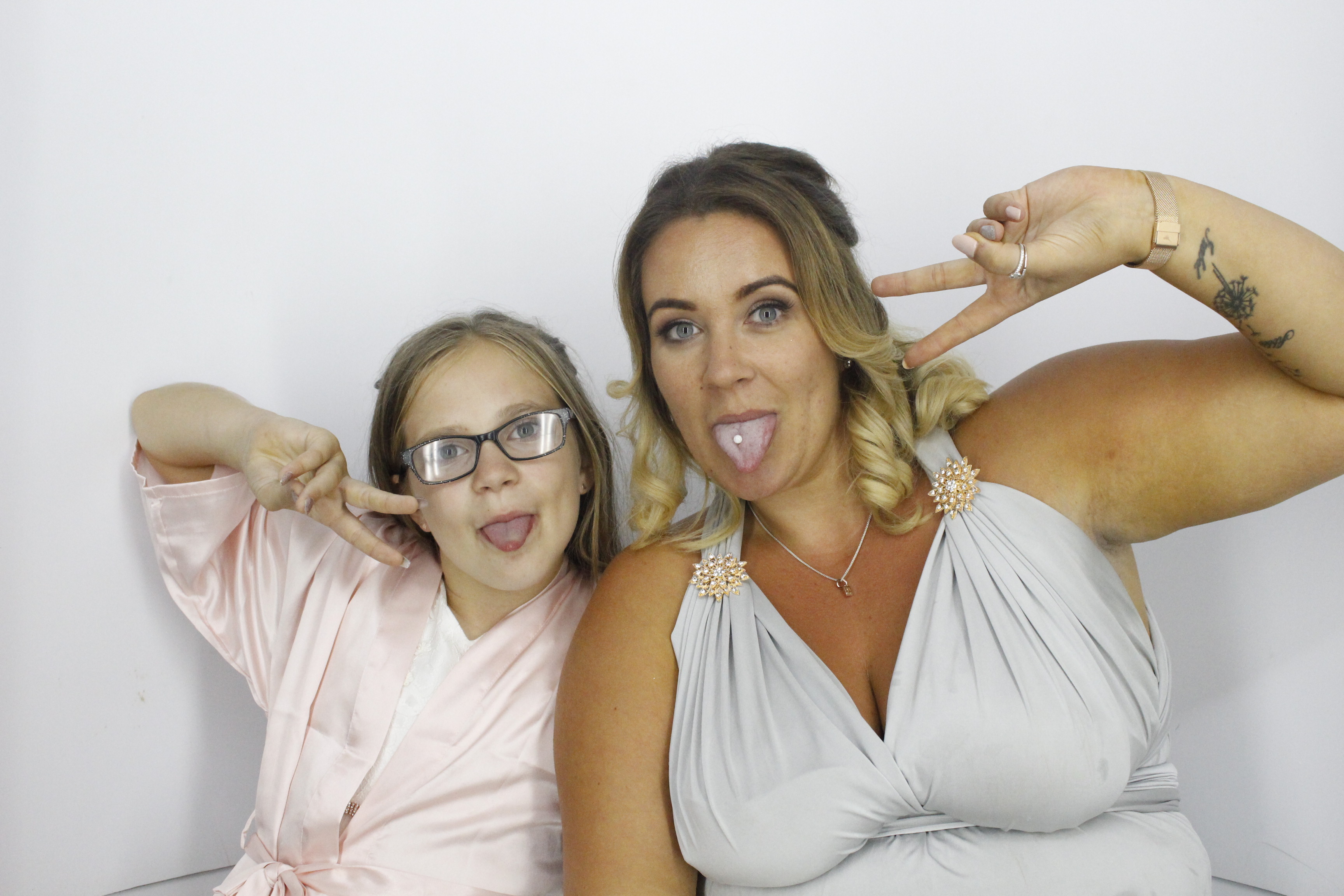Sam & Rachel's Wedding | View more photos from the event at gallery.myphotoboothexperience.co.uk/u/MyPhotoBoothExperienceLtd/Sam-Rachels-Wedding